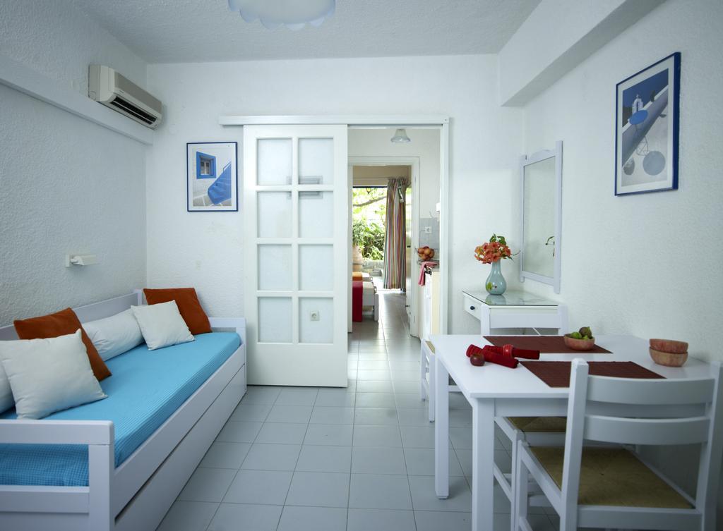 Poros Town Ninetta'S Studios מראה חיצוני תמונה